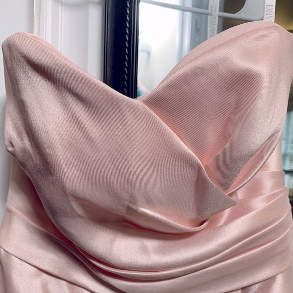 David’s Bridal Strapless Pleated Sweetheart Bridesmaid Gown Petal Pink 0 - Picture 3 of 7